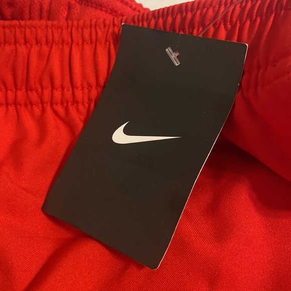 Nike Men’s Dri Fit shorts Red - Picture 7 of 7
